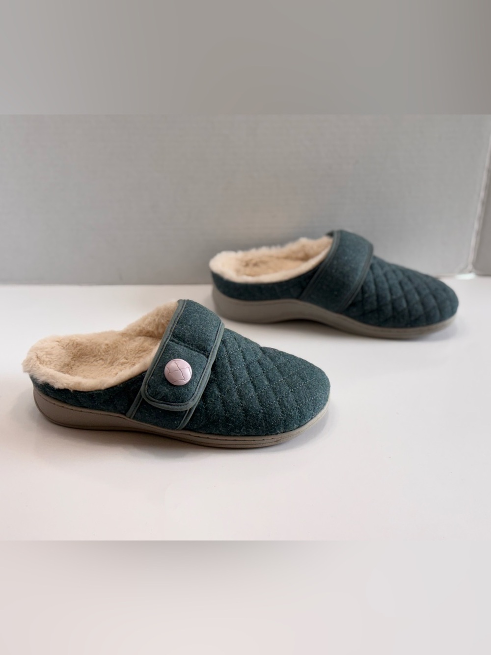 Vionic Carlin Women Sz 7 Green Quilted Slip On Slippers Arch Support Comfort Fur - Picture 14 of 14